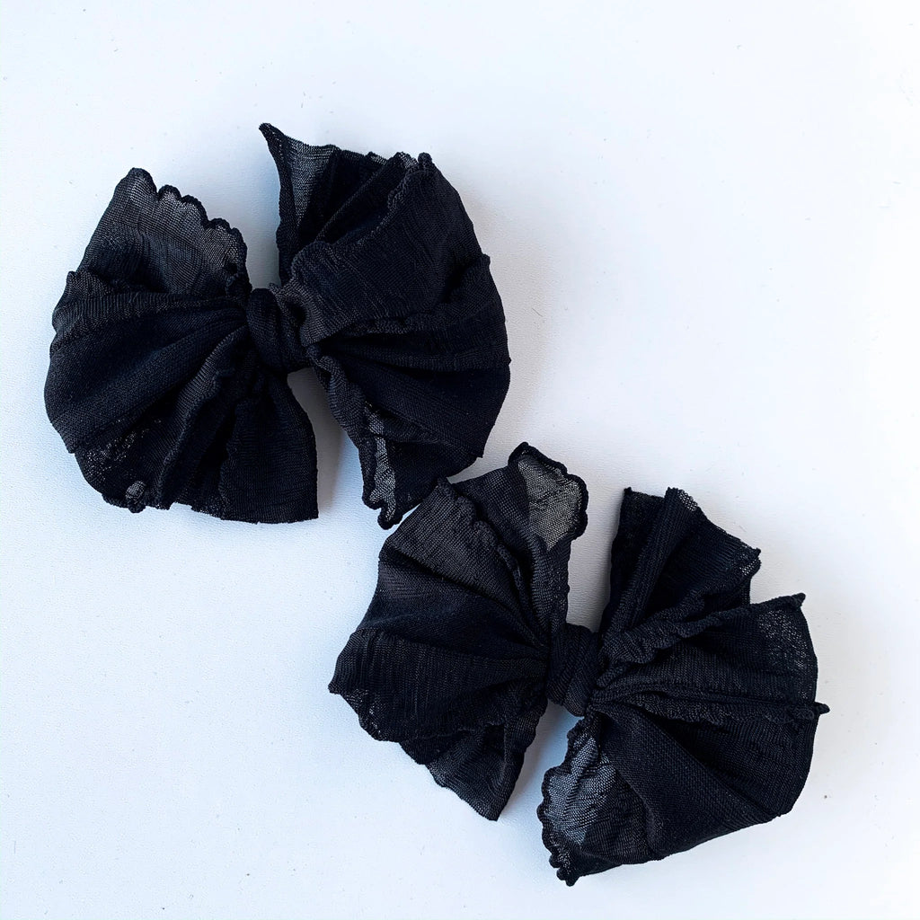 Black Ruffle Clip Set