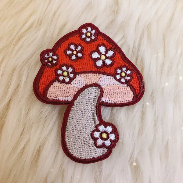 Mushroom W. Daisies Patch