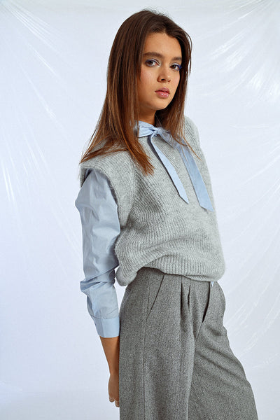Knitted Sleeveless Sweater in Shimmering Light Grey