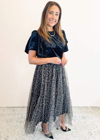 Solid Velvet Flounce Top in Black