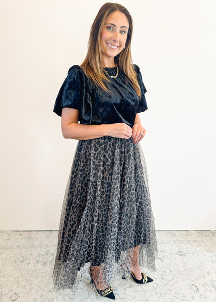 Solid Velvet Flounce Top in Black