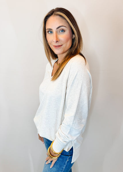 Weekender V-Neck in Light Oatmeal Heather
