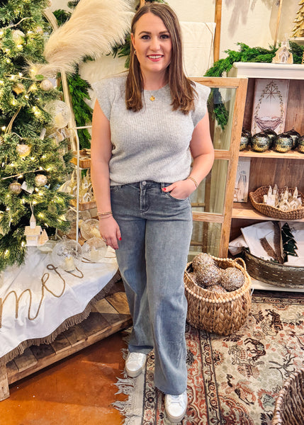 Knitted Sleeveless Sweater in Shimmering Light Grey