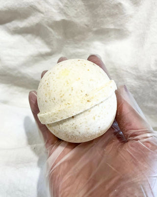 Milk & Oat Bath Bomb