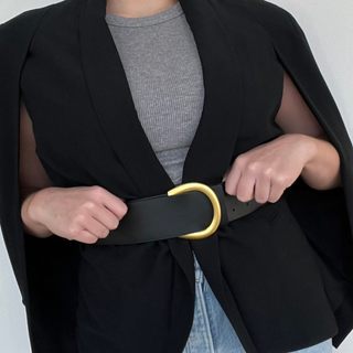 Horseshoe belt